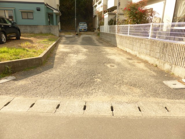 岡山市藤井　売地36坪の前面道路含む現地写真