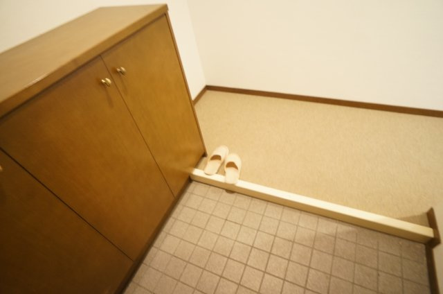 【玄関】 | 三田カルチャータウン・リフォレB棟 | 落ち着いた玄関です