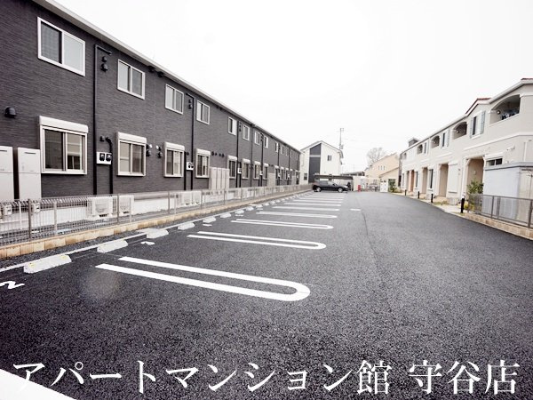 ヴェール　ポポラの駐車場