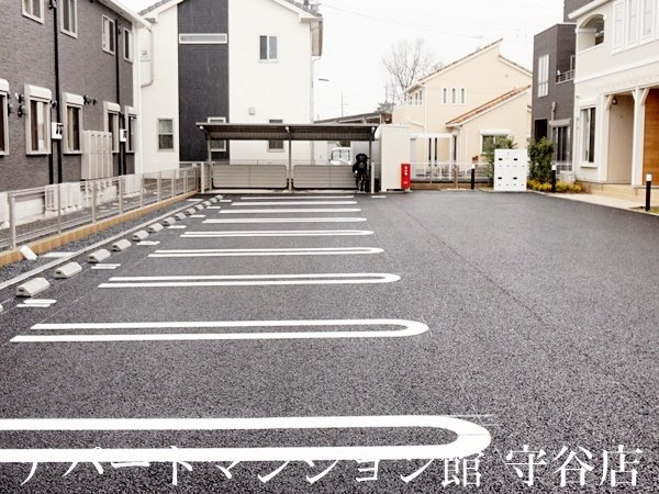 ヴェール　ポポラの駐車場