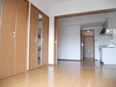 ヒーリングタワー七条大宮の子供部屋|洋室