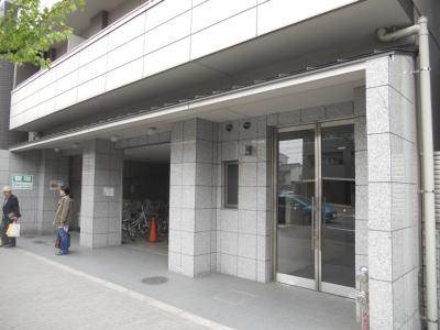 ヒーリングタワー七条大宮のエントランス