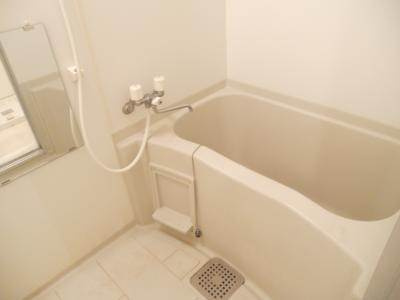 ヒーリングタワー七条大宮の浴室|浴室乾燥機能付バス