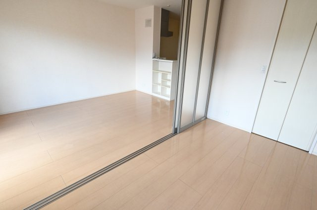 【洋室】 | ラ・フロール青垣