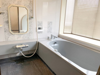 【浴室】 | 折本町住居付き貸し倉庫 | 追い焚き機能付き１坪タイプバス