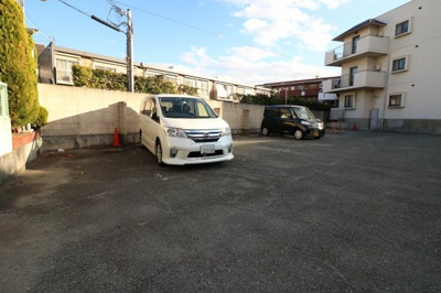【駐車場】 | ハイツラセーヌ