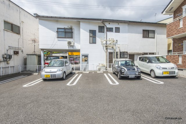 フレディＭの駐車場