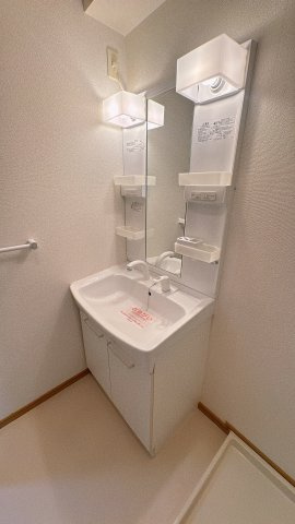 エレガンス柿畑Ⅰの独立洗面台