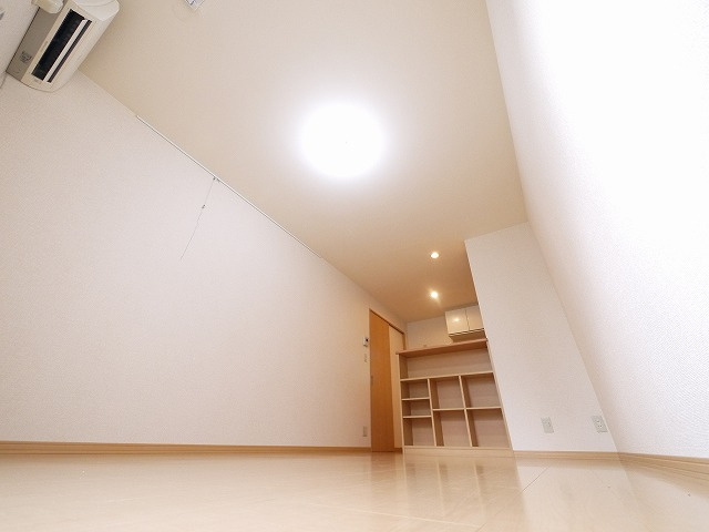 エスポワール　Ｃ棟（南紀寺町）の居間・リビング|使いやすい居間です