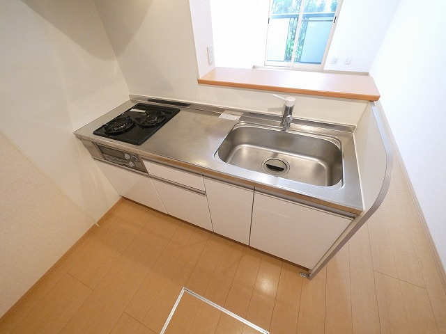 エスポワール　Ｃ棟（南紀寺町）のキッチン|2口コンロ付きのシステムキッチンです。