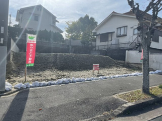 【前面道路含む現地写真】