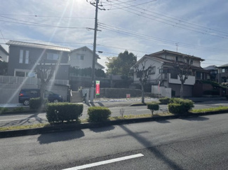 【前面道路含む現地写真】