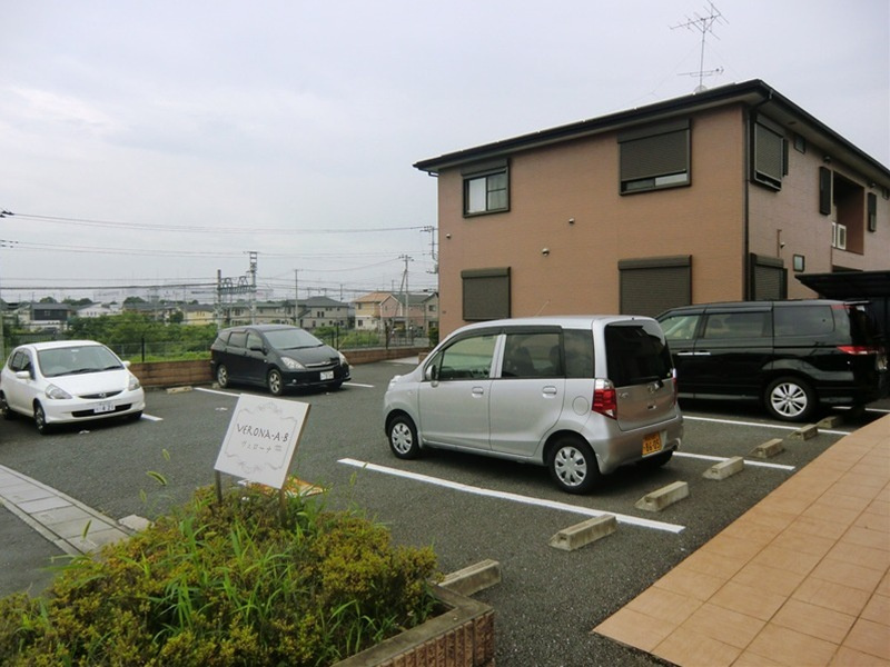 VERONA　B棟の駐車場|駐車場があります