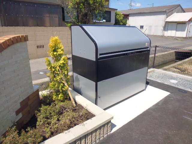 ラ・セレーノのその他共用部分|敷地内専用ゴミステーション