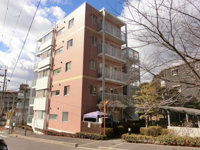 【外観】 | ピアフォーレ千里南棟 | 【現地写真】
総戸数戸の51大型マンションです♪