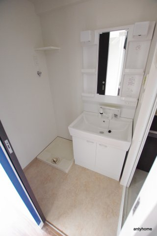 ファーストフィオーレ江坂レガリス　仲介手数料無料の洗面所