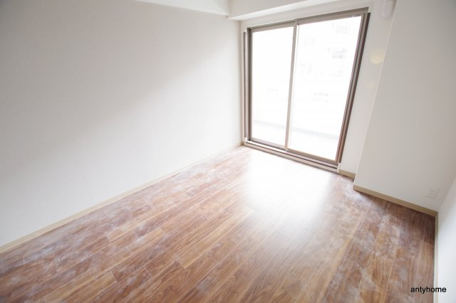 ファーストフィオーレ江坂レガリス　仲介手数料無料の洋室