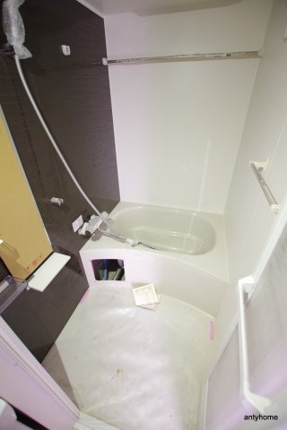 ファーストフィオーレ江坂レガリス　仲介手数料無料の浴室