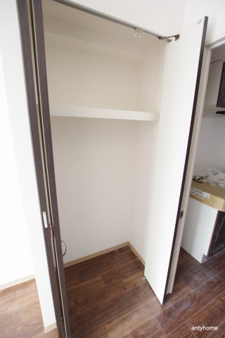 ファーストフィオーレ江坂レガリス　仲介手数料無料の収納