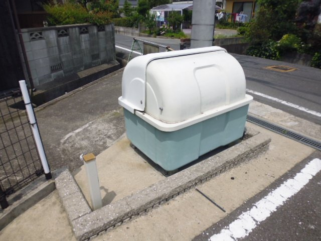 ガーデン彦崎のその他共用部分|敷地内ゴミステーション