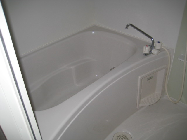 ガーデン彦崎の浴室