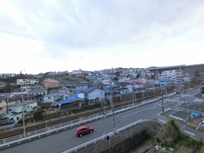 【展望】 | 六浦荘団地C棟 | 物件からの眺望です。
前建物がなく開放感があります。