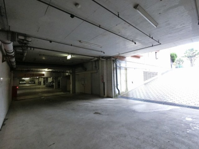 【駐車場】 | パークハイム横濱山手 | 地下駐車場