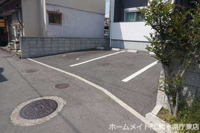 熊本市中央区琴平１丁目のアパートの駐車場