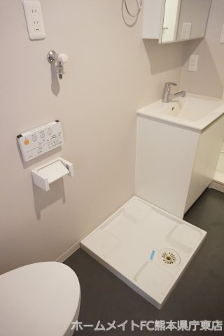 熊本市中央区琴平１丁目のアパートの洗面所