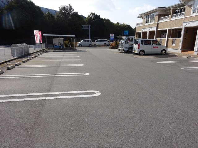 サニーコートＡの駐車場