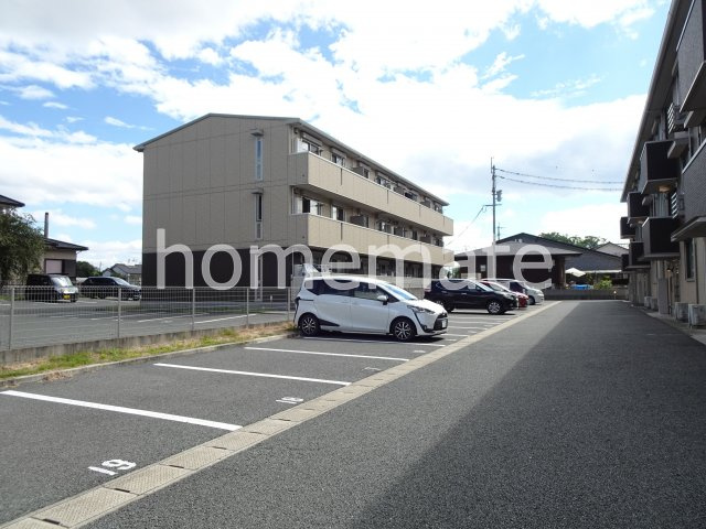 メルヴェールの駐車場