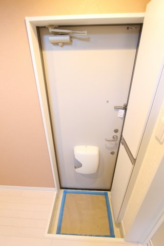 ユナイト戸部メルボルンの杜の玄関|同タイプ参考写真です。