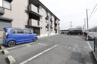 【駐車場】 | ロイヤルガーデン上牧Ｂ棟 | 駐車場があります