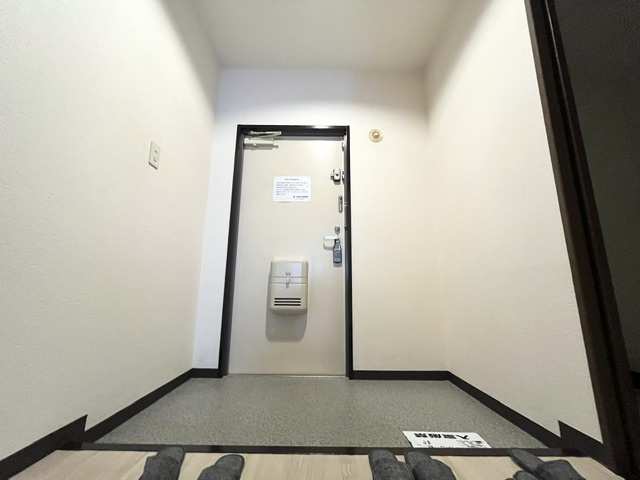 ドミール有住の玄関