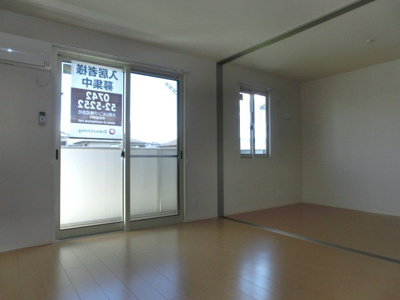 【居間・リビング】 | フェリーチェ真美ヶ丘Ａ棟 | 使いやすい居間です