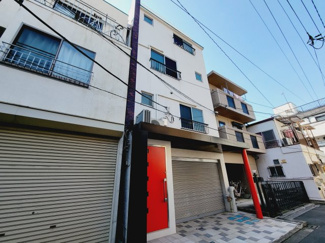 【外観】 | マイテラス　2019年12月大規模修繕、内装フルリフォーム済。鶯谷駅から徒歩6分・入谷駅から徒歩9分。買い物も便利。静かな環境。オートロック付きでセキュリティー安心。ワンフロア2世帯で全室角部屋です。