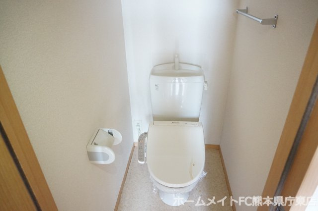 熊本市東区長嶺東９丁目のアパートのトイレ