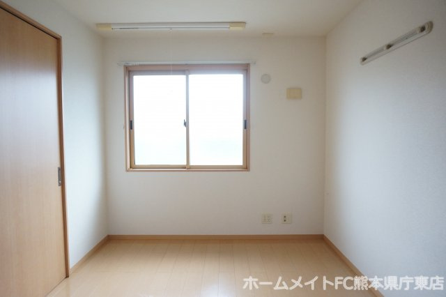 熊本市東区長嶺東９丁目のアパートの洋室