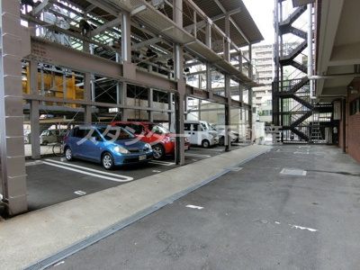 【駐車場】 | メゾンエルミタージュ