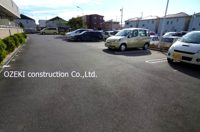 アムール赤山の駐車場