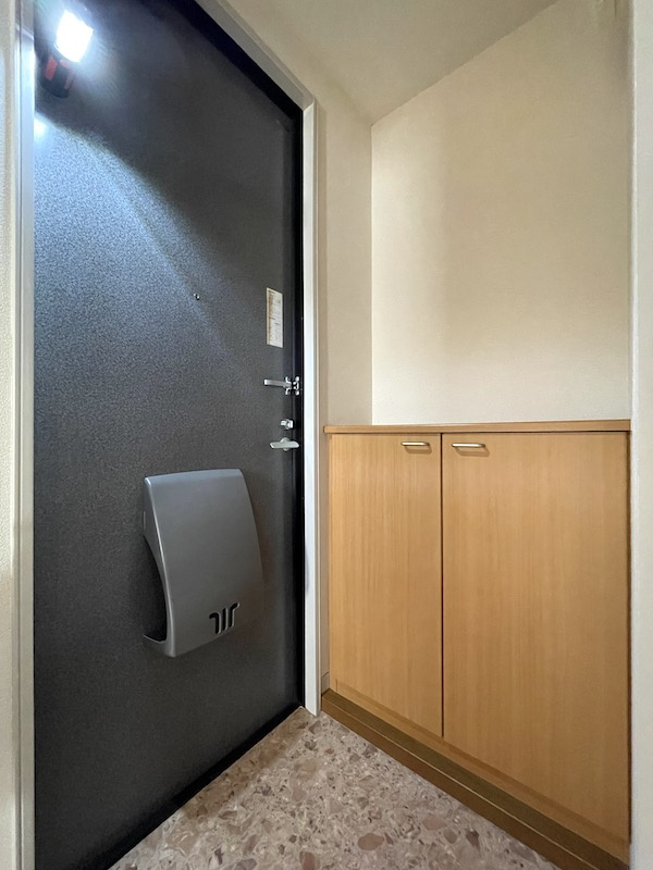 エスメラードBの玄関