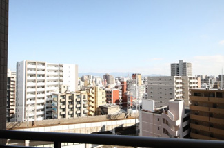 【展望】 | 薬院駅から徒歩5分という立地ながら、10階のお部屋からの景色はこんなに開けています