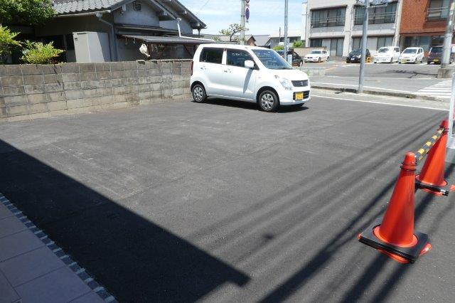 倉敷市東町の店舗事務所の駐車場|４～５台可