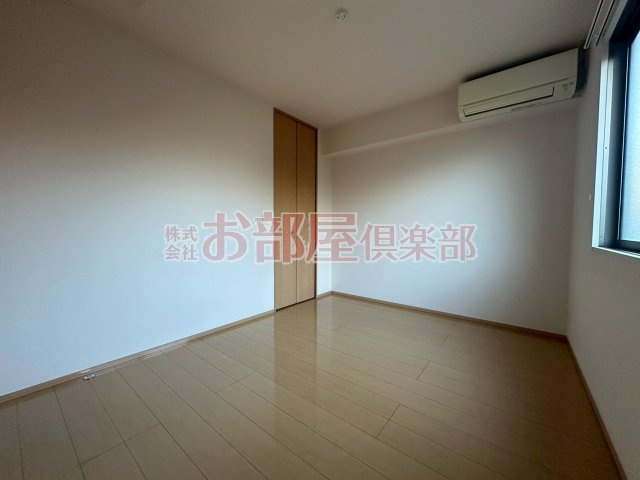 サンライズ御井の洋室|ゆったりした洋室です