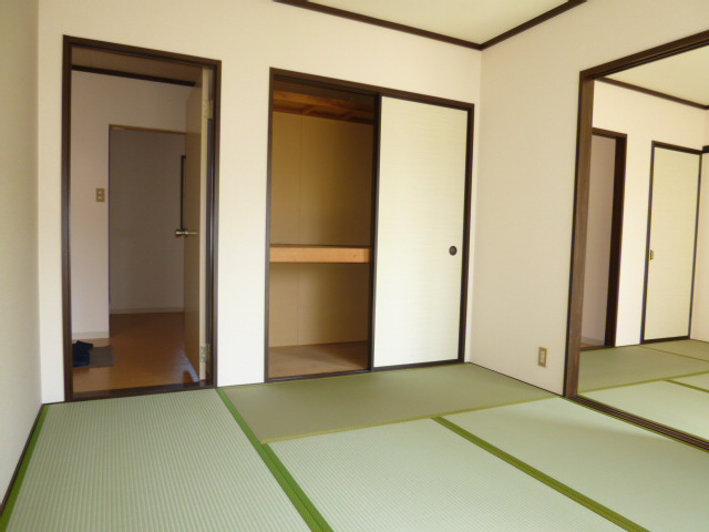倉敷市広江２丁目のアパートの寝室|和室
