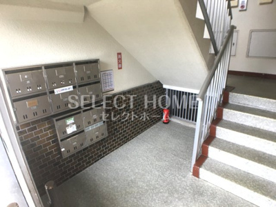 【エントランス】 | ハイツ島忠 | 清潔なエントランスです