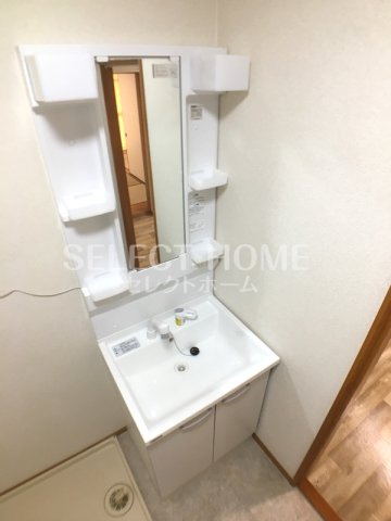 【独立洗面台】 | ハイツ島忠 | 独立洗面化粧台が付いています