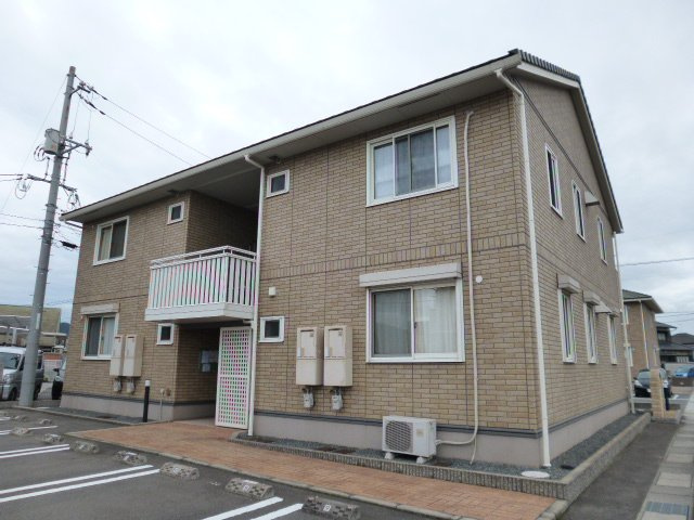 倉敷市福田町古新田のアパートの外観