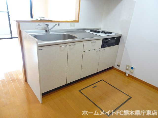 熊本市南区近見６丁目の賃貸マンションのキッチン