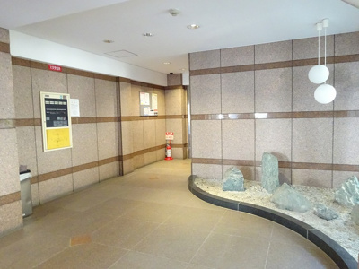 【ロビー】 | 常陽第3ガーデンハイツ | 1階のこじゃれた印象のロビーです